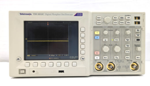 TDS3032C　數位磷光體示波器　泰克　序號：C011219